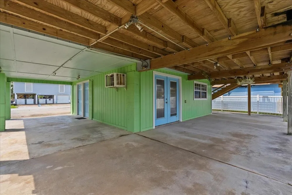 984 Bonita Street Bayou Vista, TX 77563