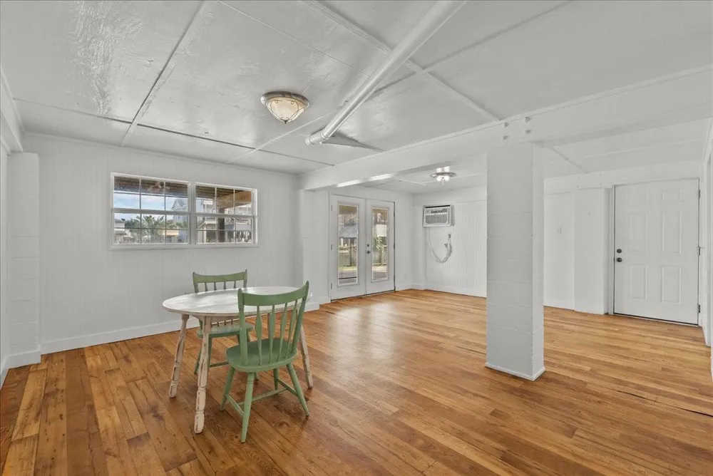 984 Bonita Street Bayou Vista, TX 77563