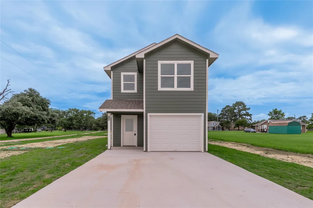 250 Shady Oaks Drive Point Blank, TX 77364
