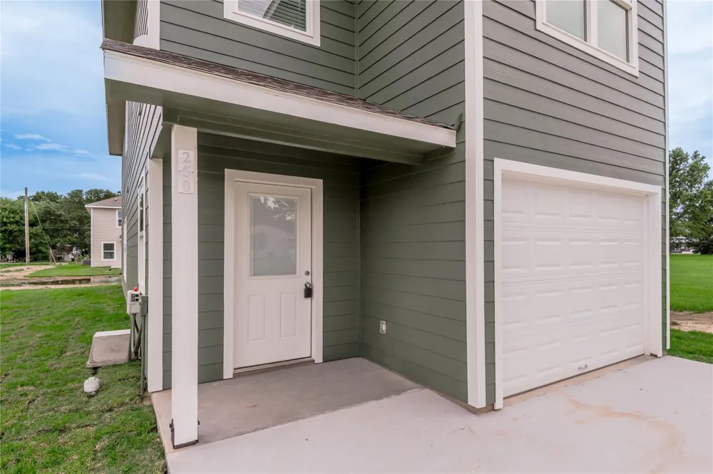 250 Shady Oaks Drive Point Blank, TX 77364