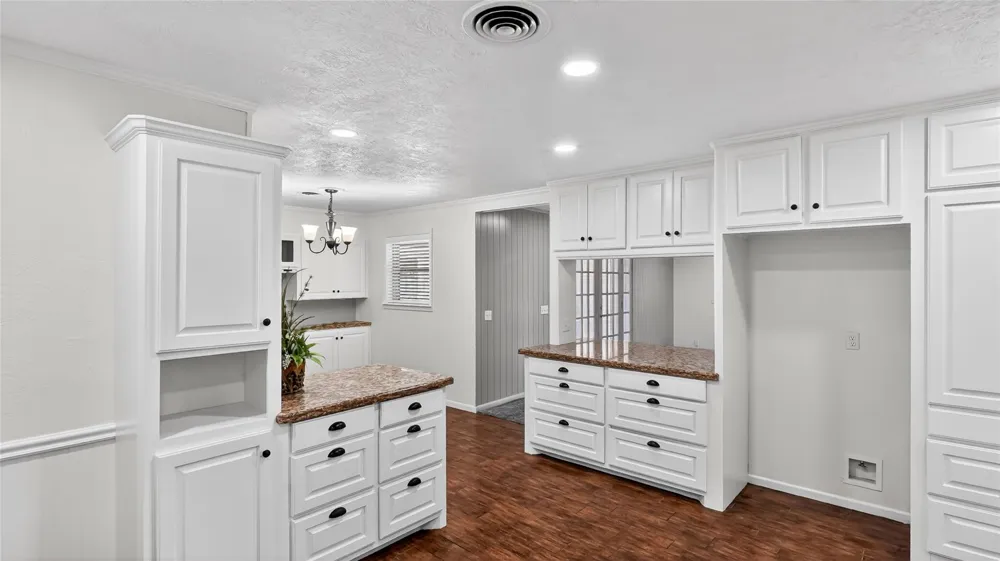 317 Madison Street Madisonville, TX 77864