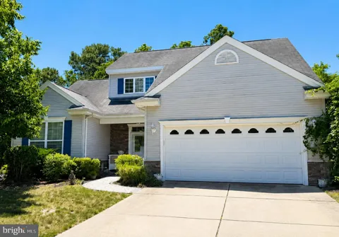 17 SWEETWATER DRIVE