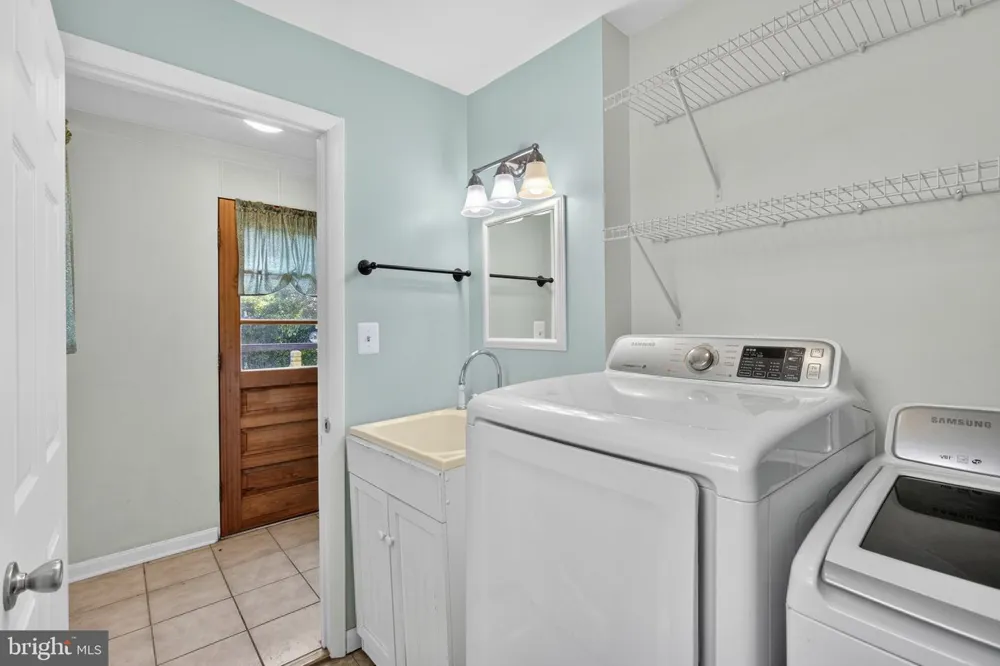 9 ROGNEL Baltimore, MD 21228