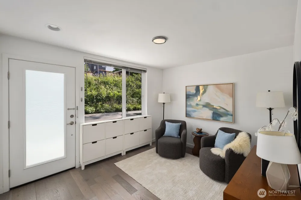 1208 W Emerson Street Seattle, WA 98119