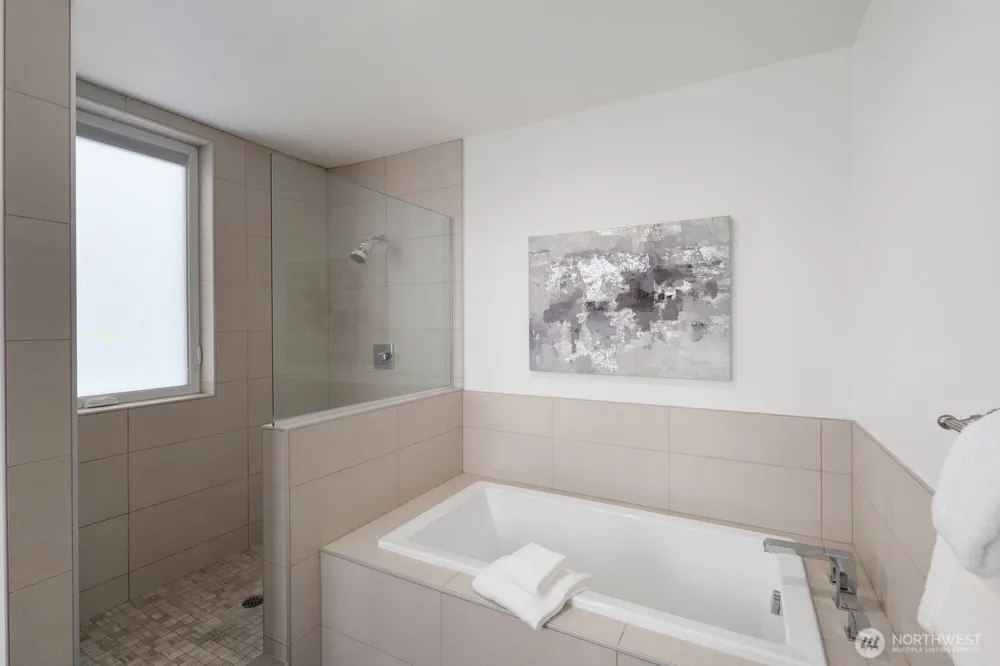 1208 W Emerson Street Seattle, WA 98119