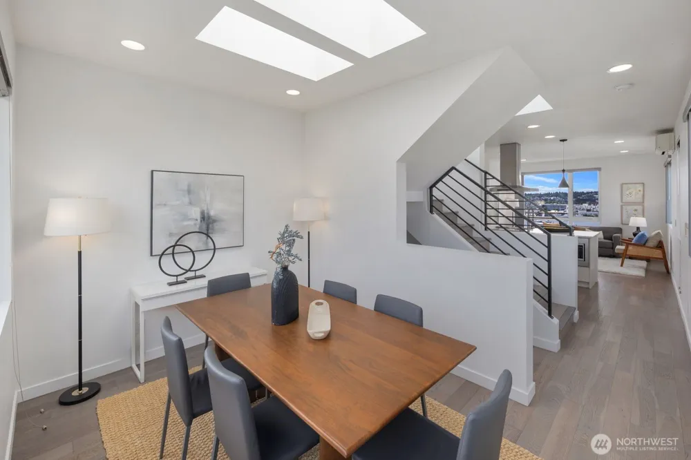 1208 W Emerson Street Seattle, WA 98119