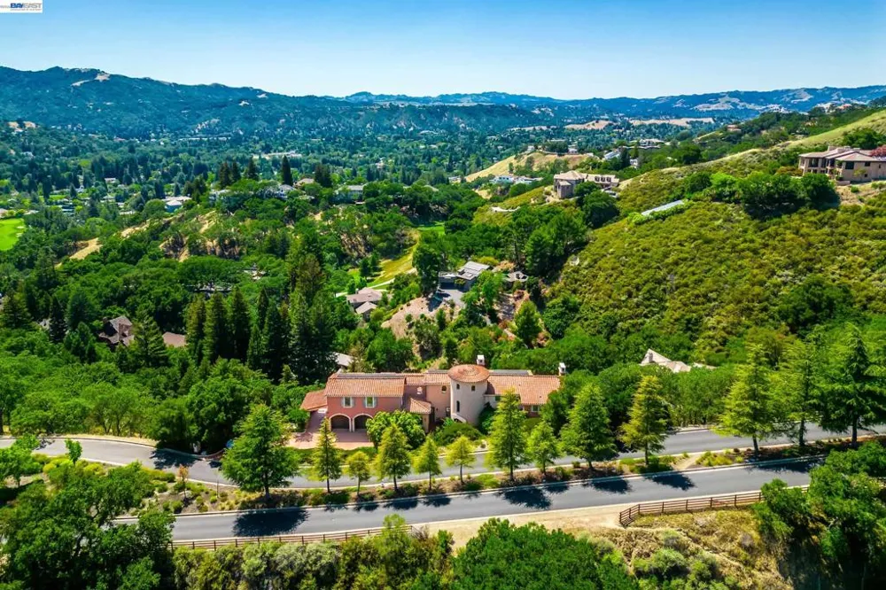 2529 Biltmore Dr Alamo, CA 94507