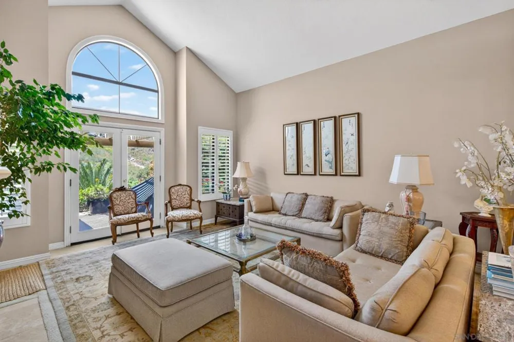2370 Vista Valley Vista, CA 92084