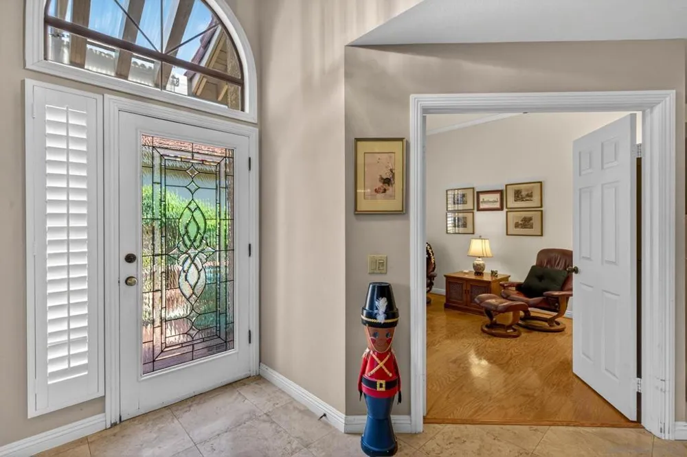 2370 Vista Valley Vista, CA 92084