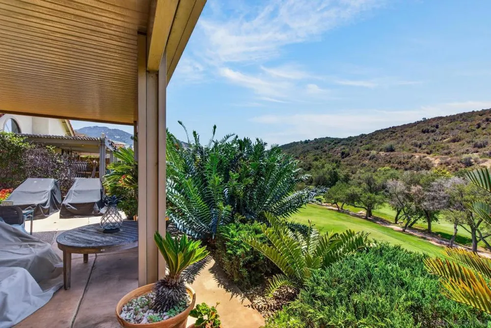 2370 Vista Valley Vista, CA 92084