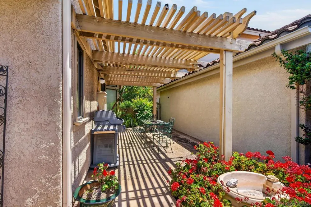 2370 Vista Valley Vista, CA 92084