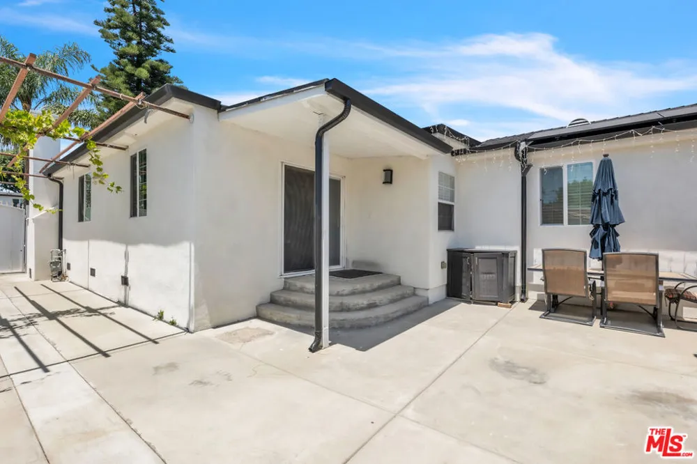 6718 Katherine Avenue Van Nuys, CA 91405