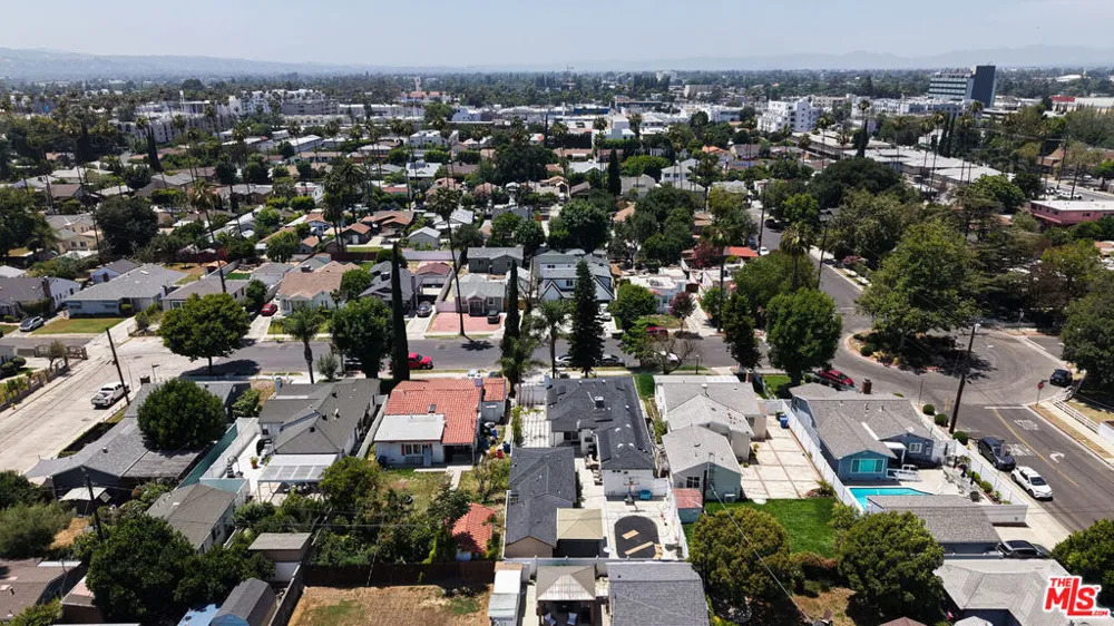 6718 Katherine Avenue Van Nuys, CA 91405