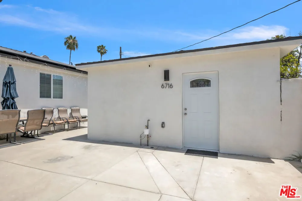 6718 Katherine Avenue Van Nuys, CA 91405