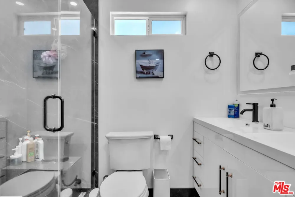 6718 Katherine Avenue Van Nuys, CA 91405