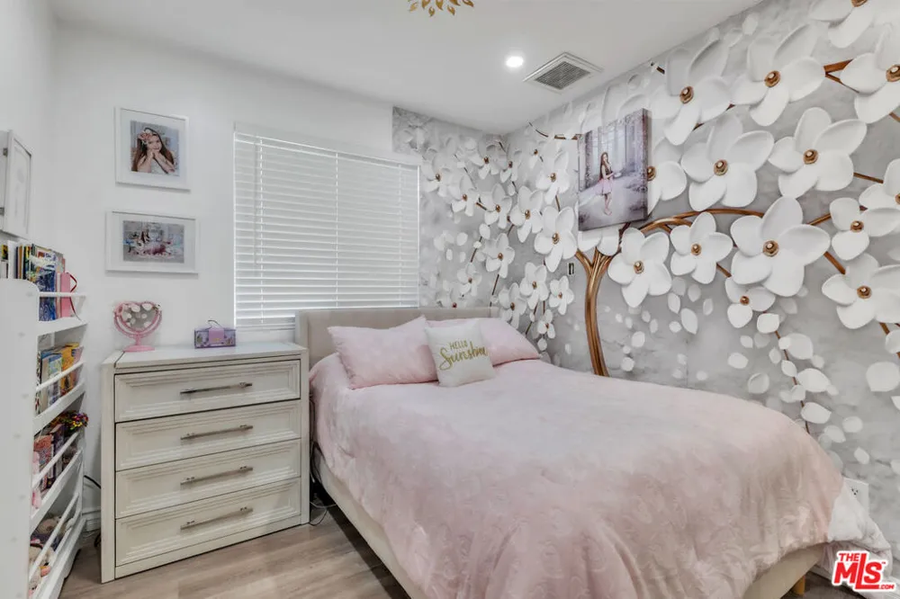 6718 Katherine Avenue Van Nuys, CA 91405