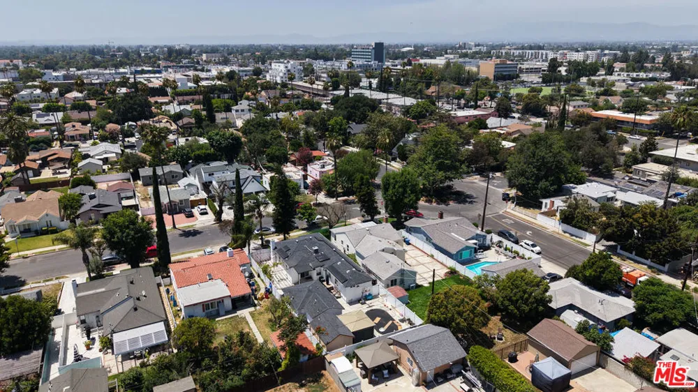 6718 Katherine Avenue Van Nuys, CA 91405