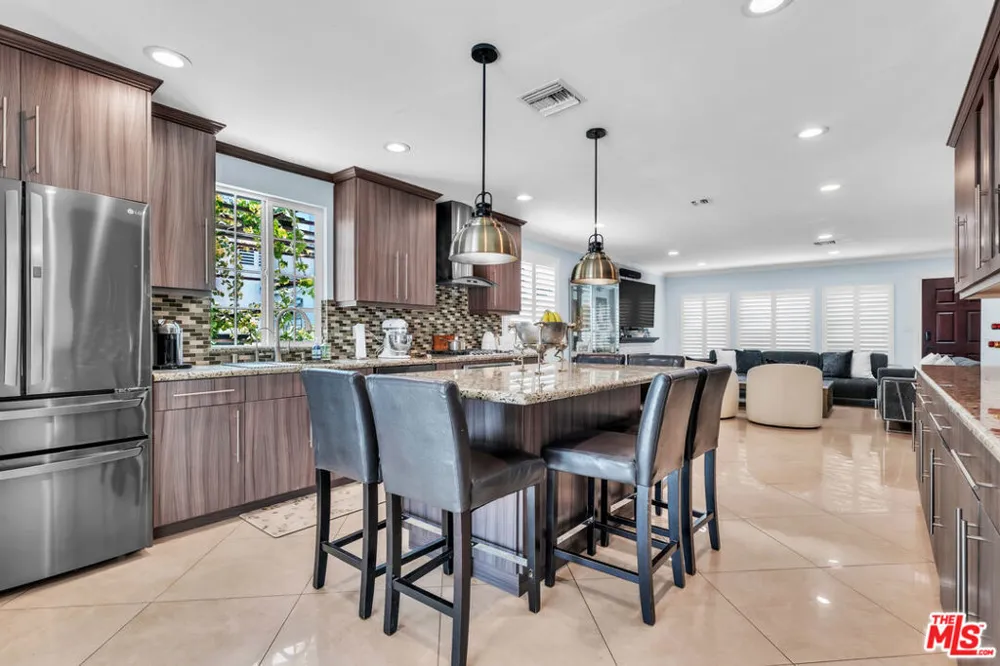 6718 Katherine Avenue Van Nuys, CA 91405