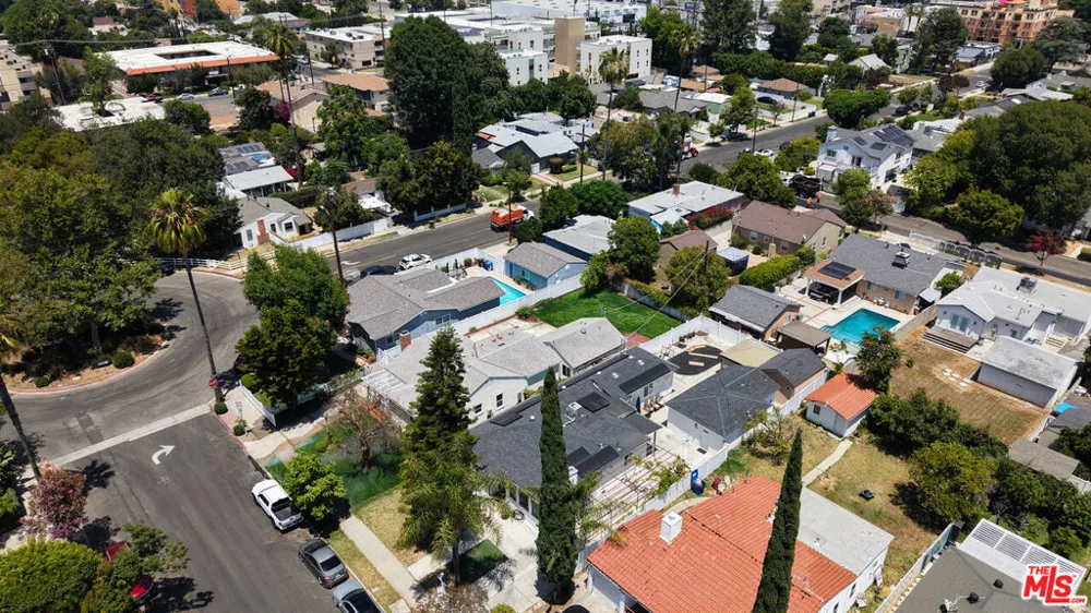 6718 Katherine Avenue Van Nuys, CA 91405