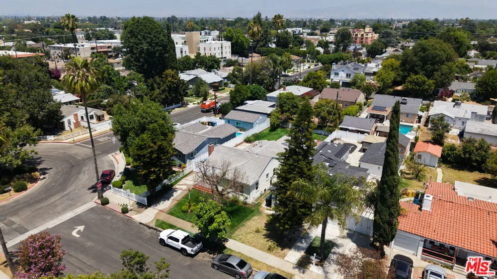 6718 Katherine Avenue Van Nuys, CA 91405