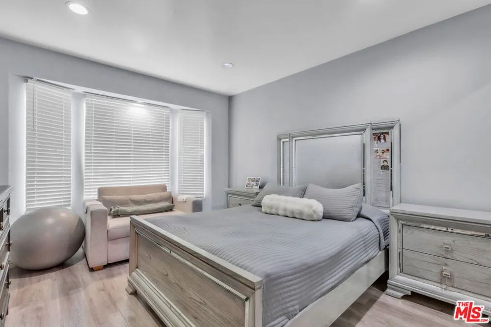 6718 Katherine Avenue Van Nuys, CA 91405