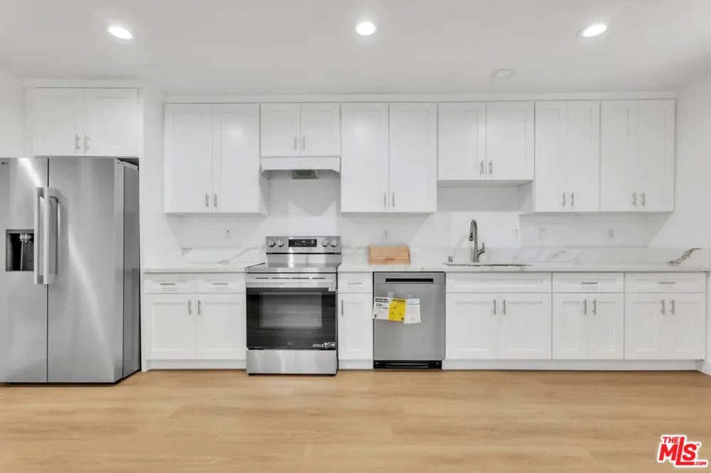 6718 Katherine Avenue Van Nuys, CA 91405