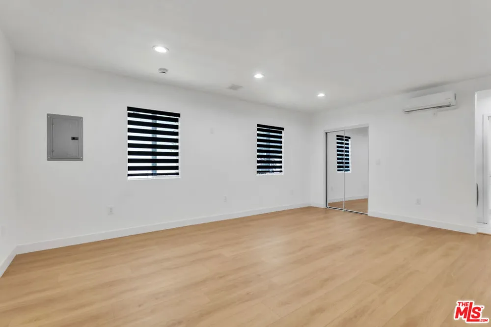6718 Katherine Avenue Van Nuys, CA 91405