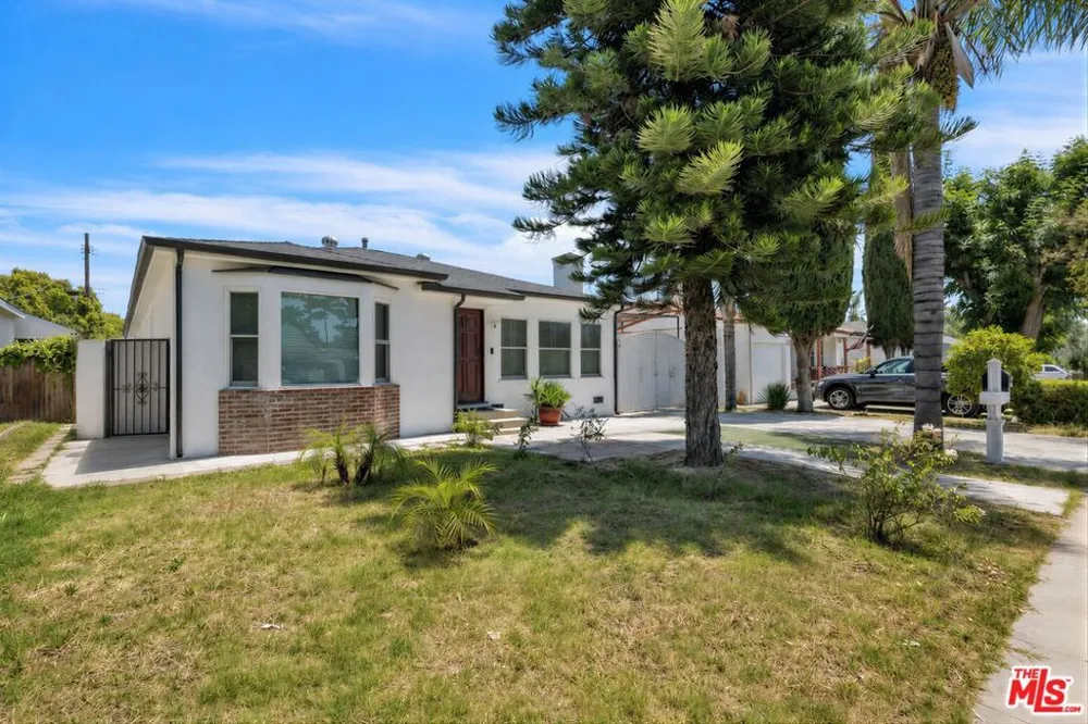 6718 Katherine Avenue Van Nuys, CA 91405
