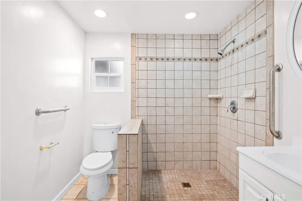 10910 S Burl Inglewood, CA 90304