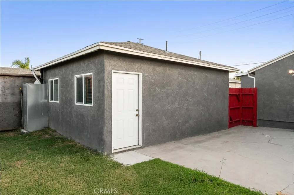 10910 S Burl Inglewood, CA 90304