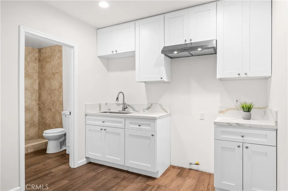 10910 S Burl Inglewood, CA 90304