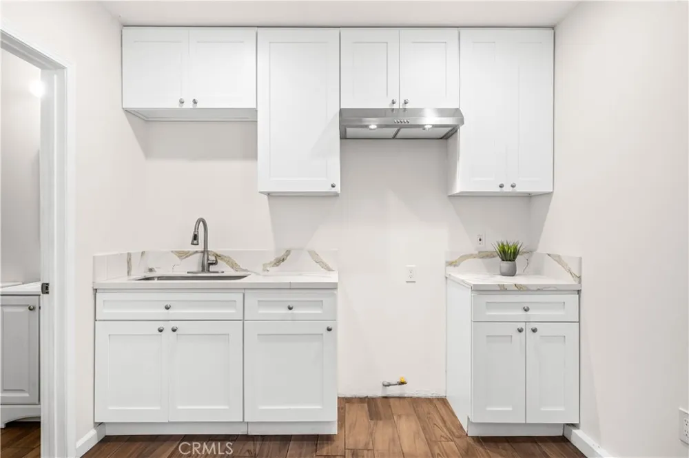 10910 S Burl Inglewood, CA 90304