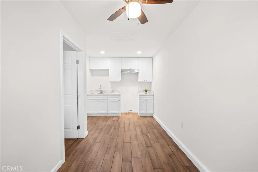 10910 S Burl Inglewood, CA 90304