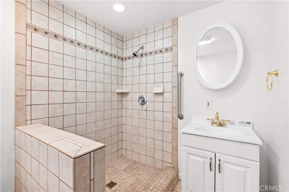 10910 S Burl Inglewood, CA 90304