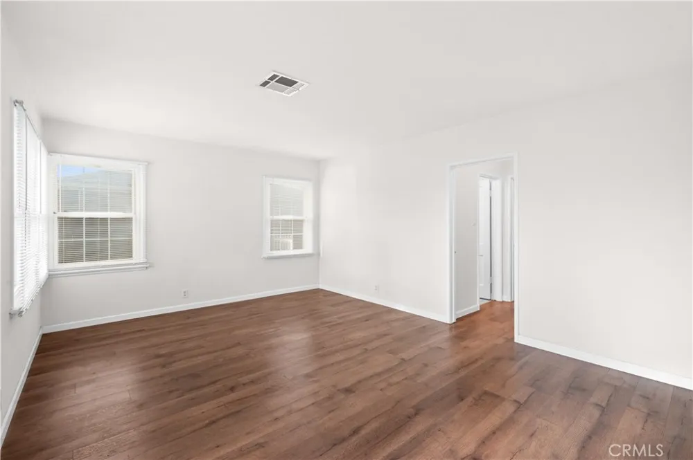 10910 S Burl Inglewood, CA 90304