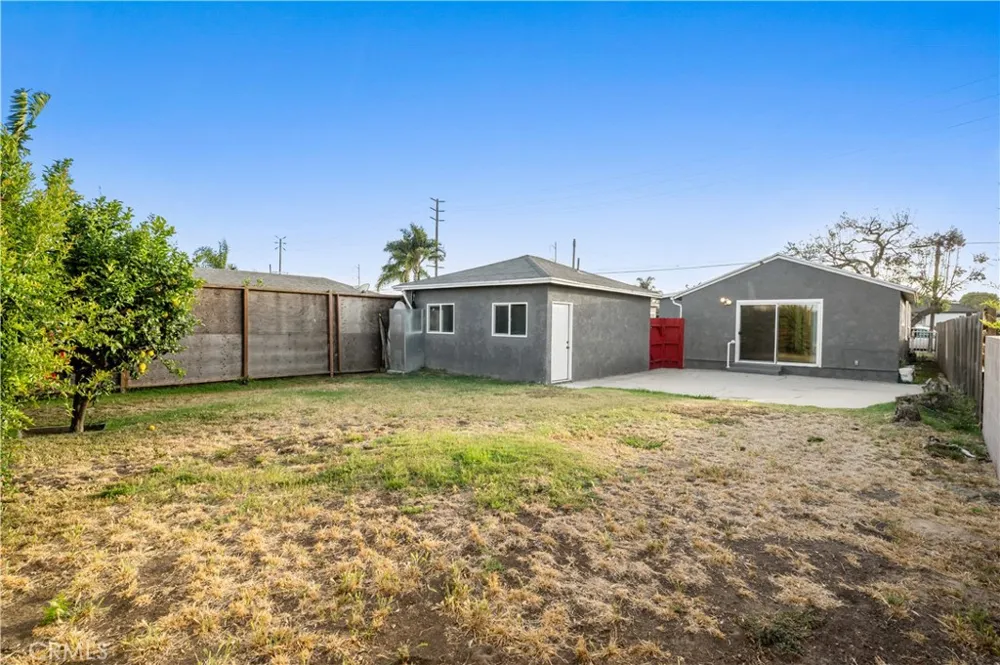 10910 S Burl Inglewood, CA 90304