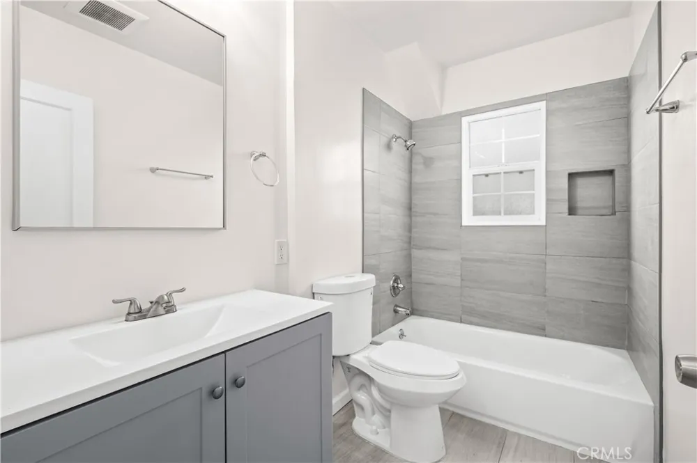 10910 S Burl Inglewood, CA 90304