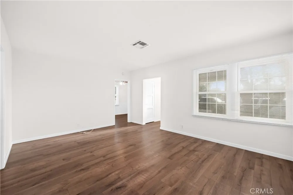10910 S Burl Inglewood, CA 90304