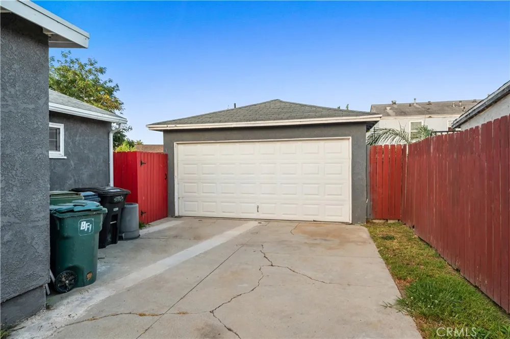 10910 S Burl Inglewood, CA 90304