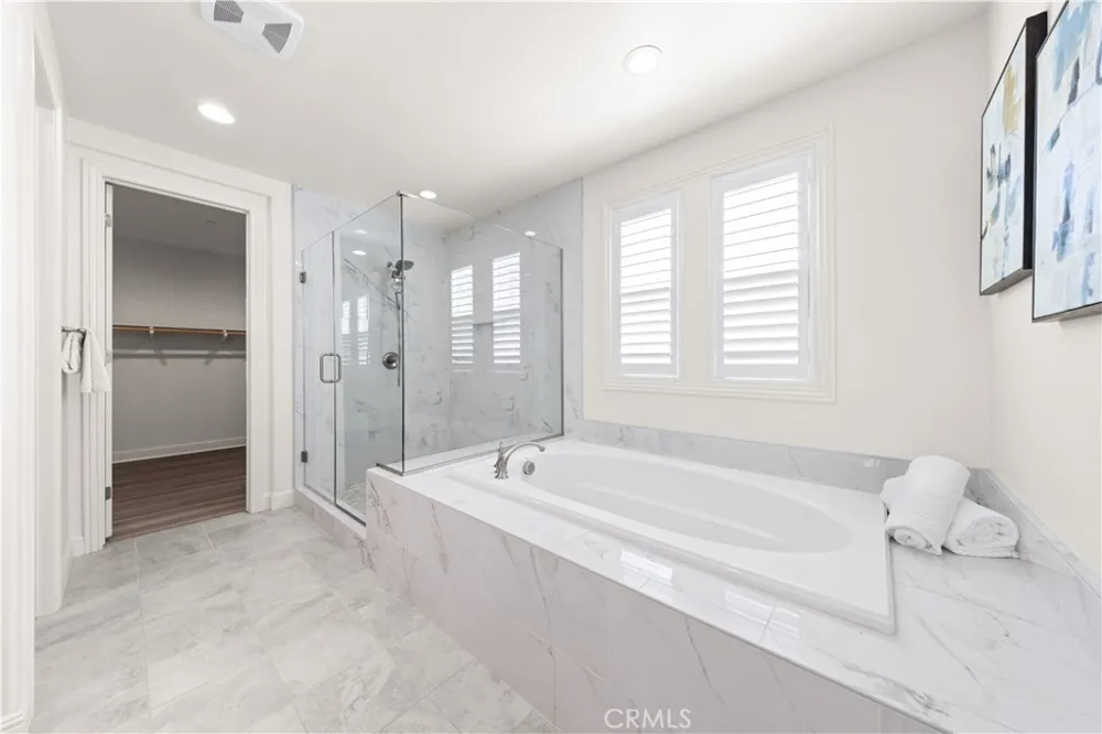 17 Swift Lake Forest, CA 92630