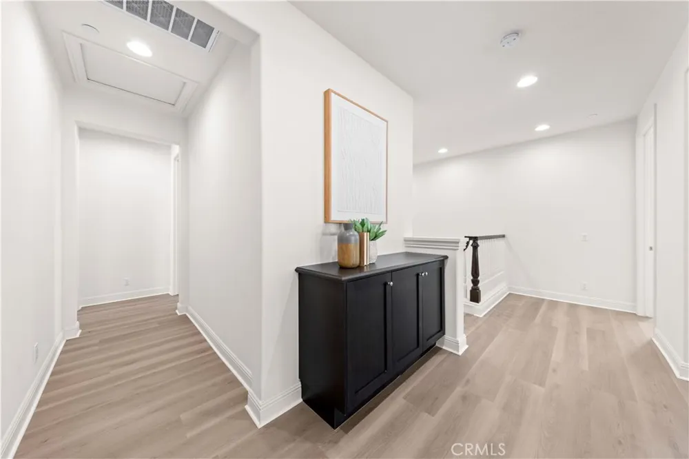17 Swift Lake Forest, CA 92630