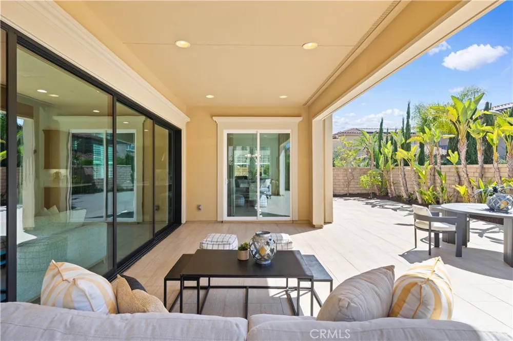 17 Swift Lake Forest, CA 92630