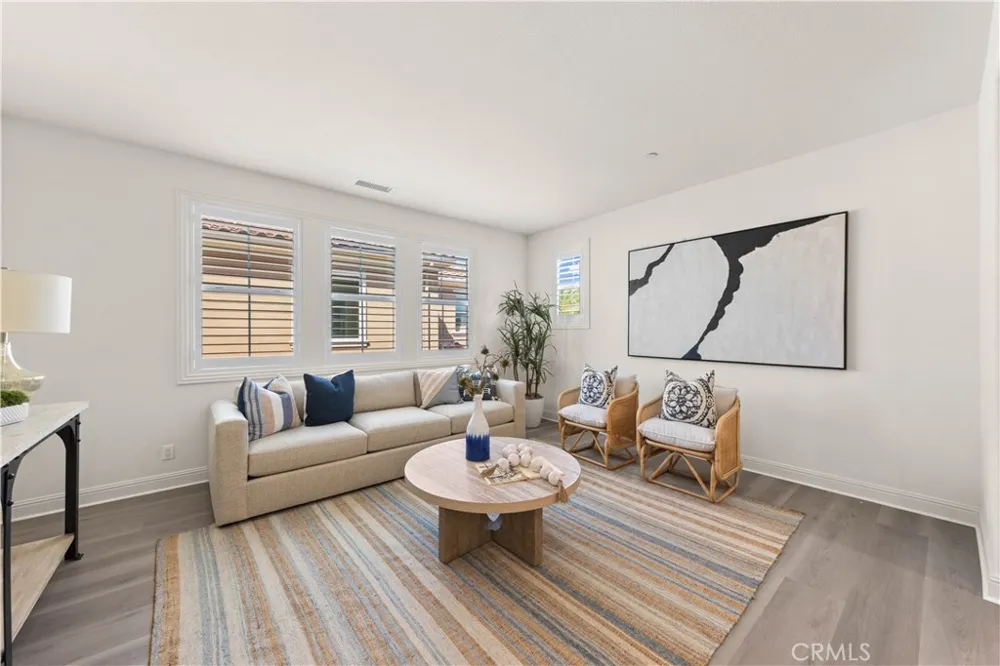 17 Swift Lake Forest, CA 92630