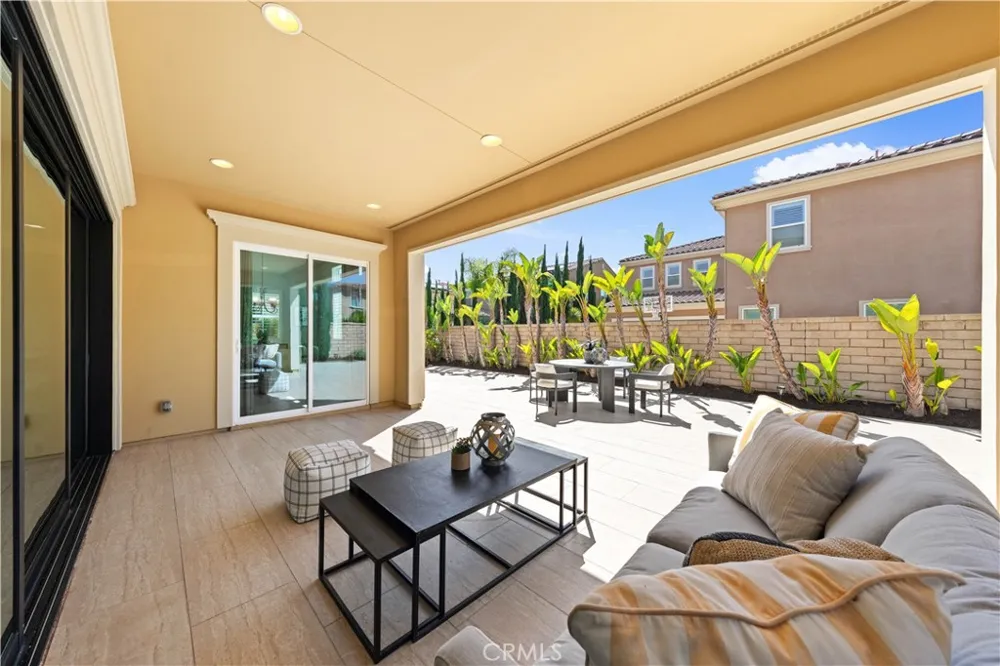 17 Swift Lake Forest, CA 92630