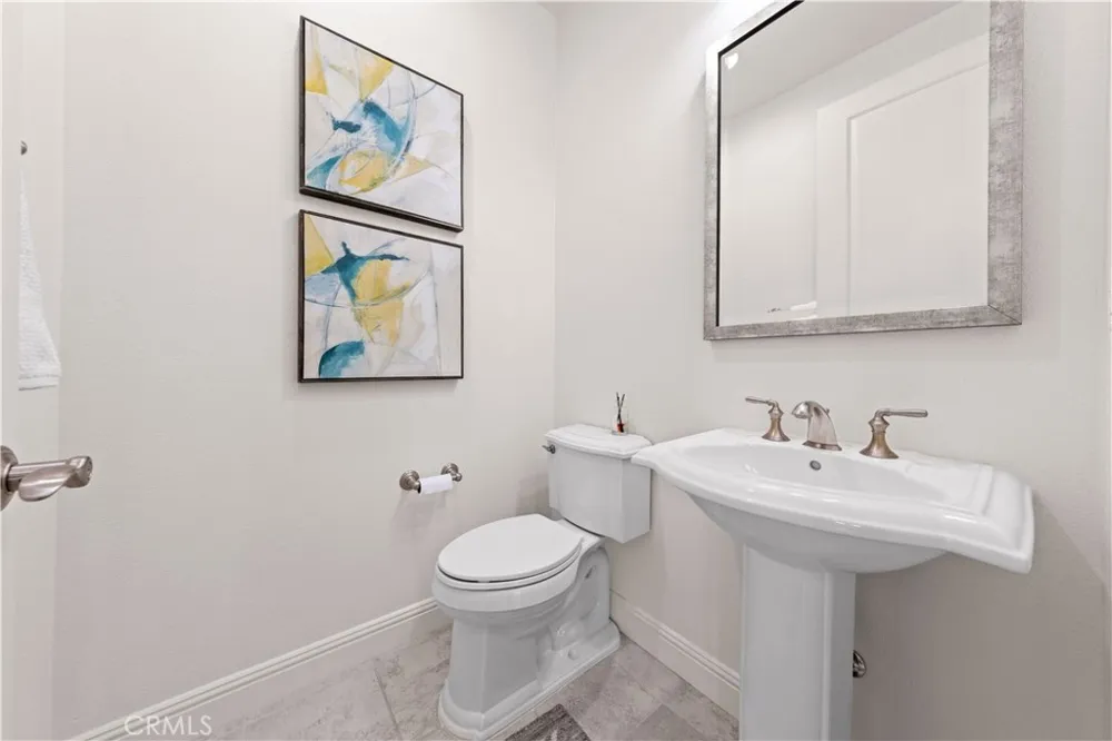 17 Swift Lake Forest, CA 92630