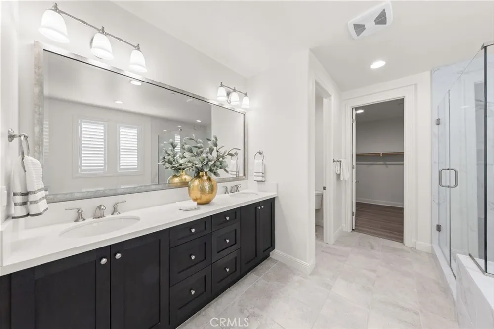 17 Swift Lake Forest, CA 92630