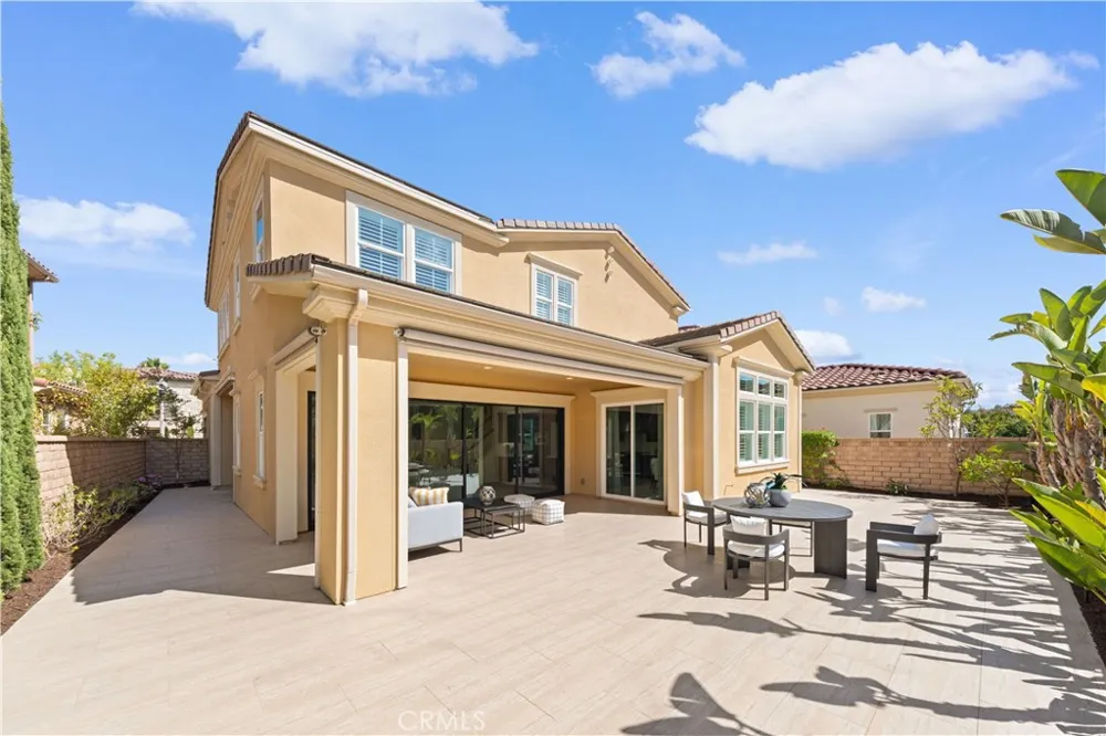 17 Swift Lake Forest, CA 92630