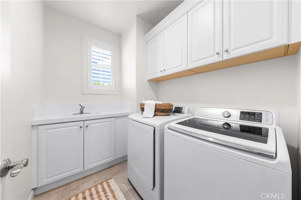 17 Swift Lake Forest, CA 92630
