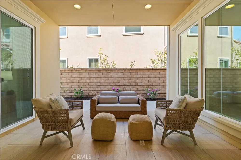 17 Swift Lake Forest, CA 92630
