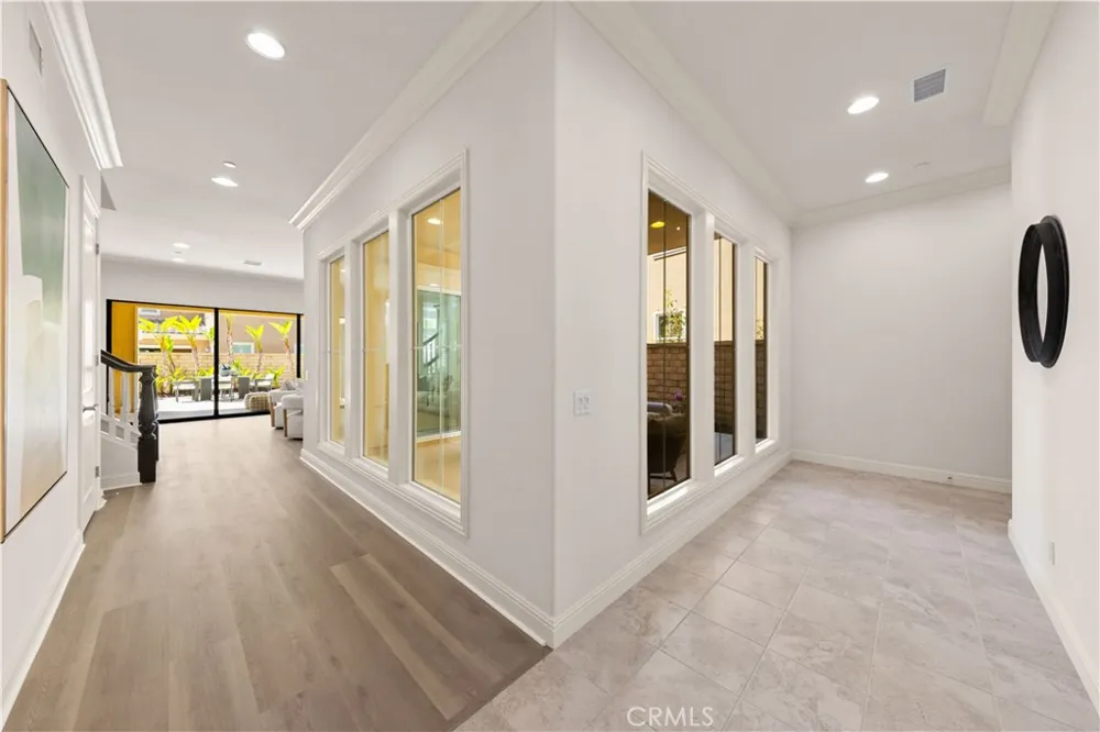 17 Swift Lake Forest, CA 92630
